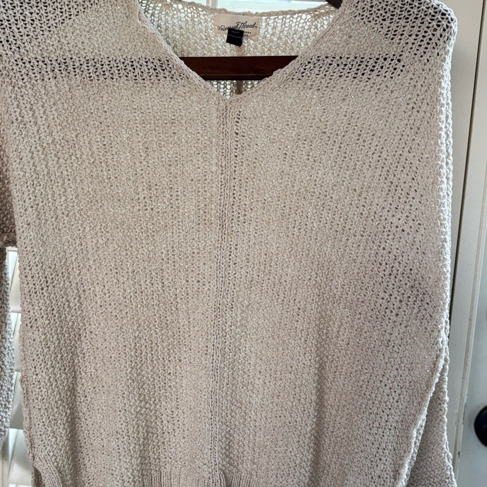 Universal Thread Beige‎ V-Neck Sweater small  chest 36 in